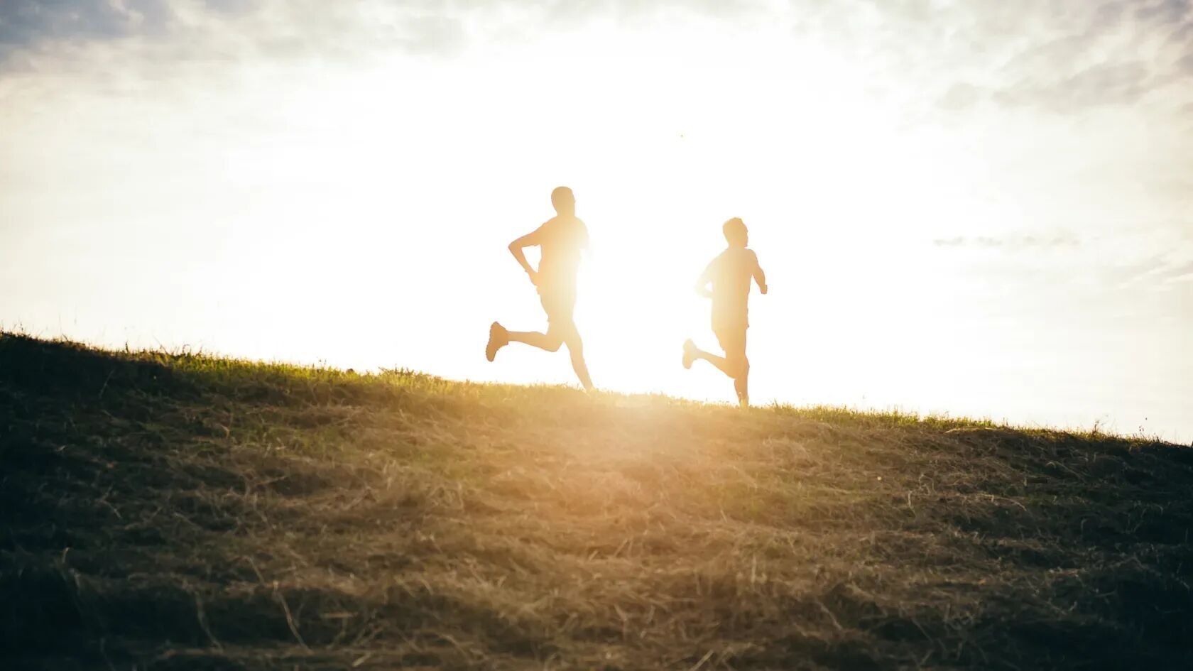 Zonbescherming tijdens het sporten: voorkom schade, begin met smeren