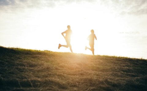 Zonbescherming tijdens het sporten: voorkom schade, begin met smeren