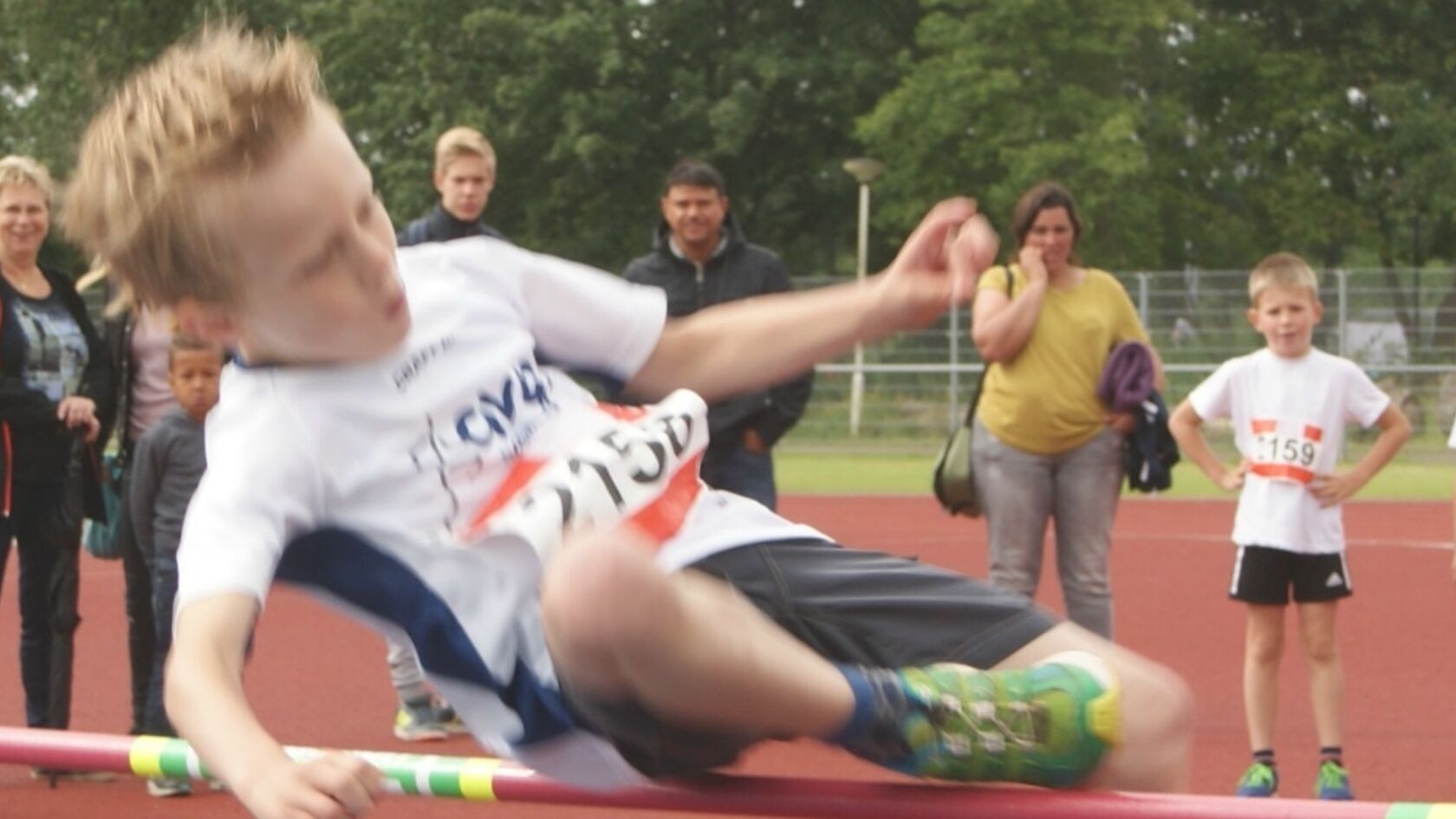 Nieuwe hoogspringmat nodig voor jouw jeugd?