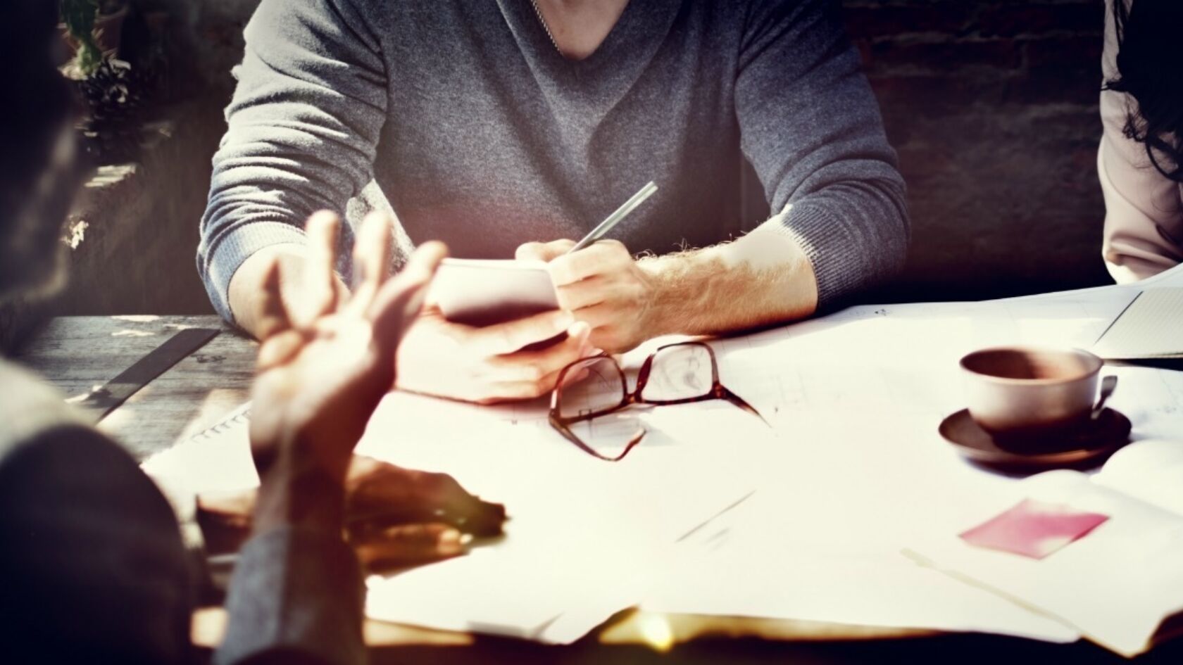 Voor in de agenda: Lopende Zaken overleggen