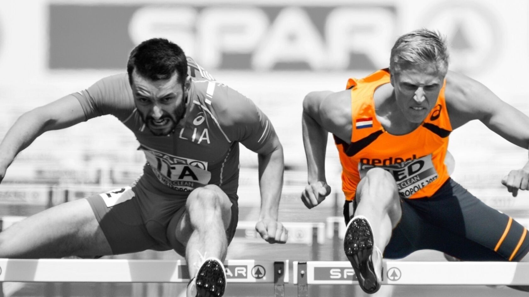 Trainers en bestuurders in actie op Papendal bij 14e Dag van de Atletiek