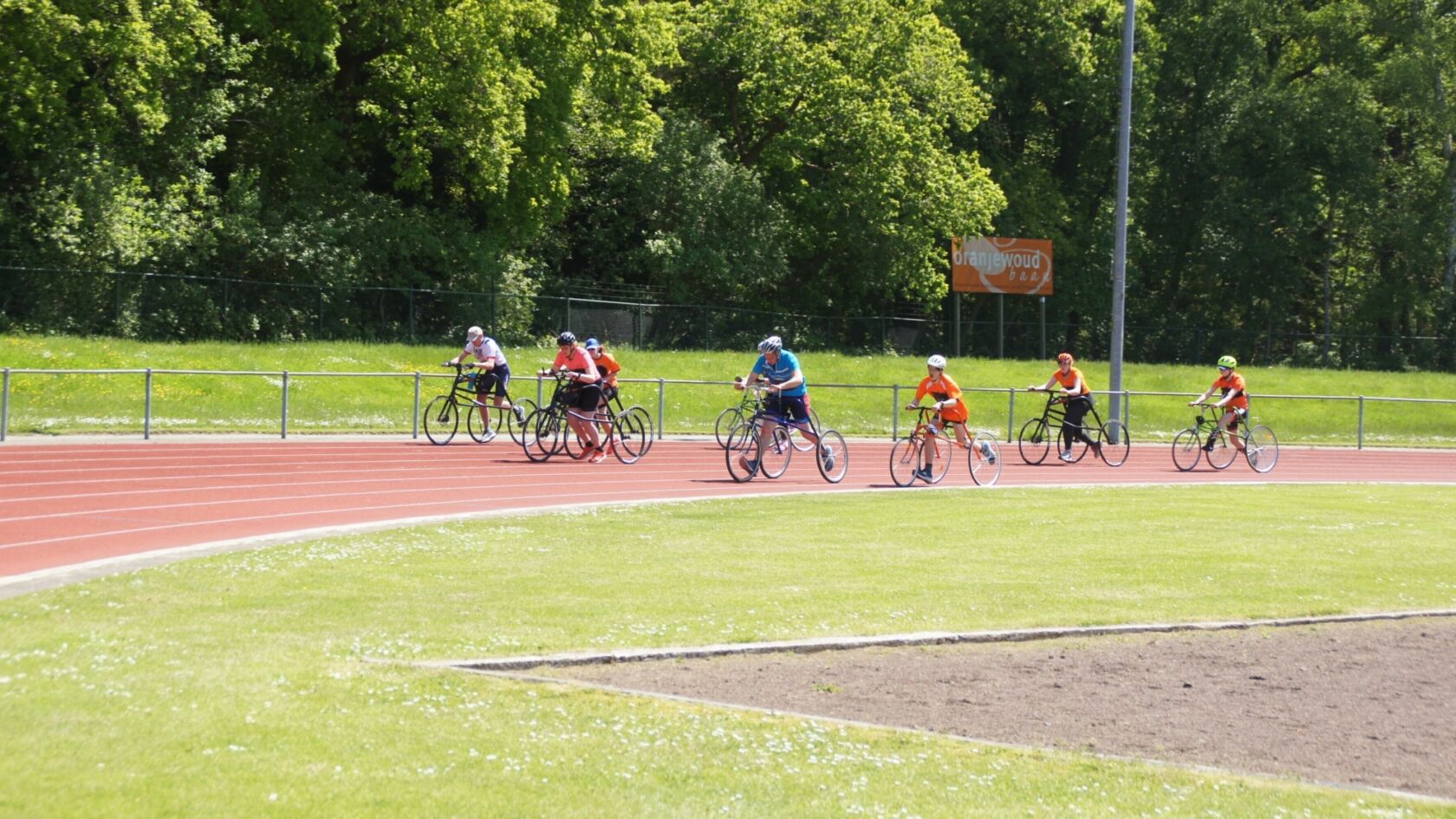 Frame Runners trainen met reguliere trimgroep