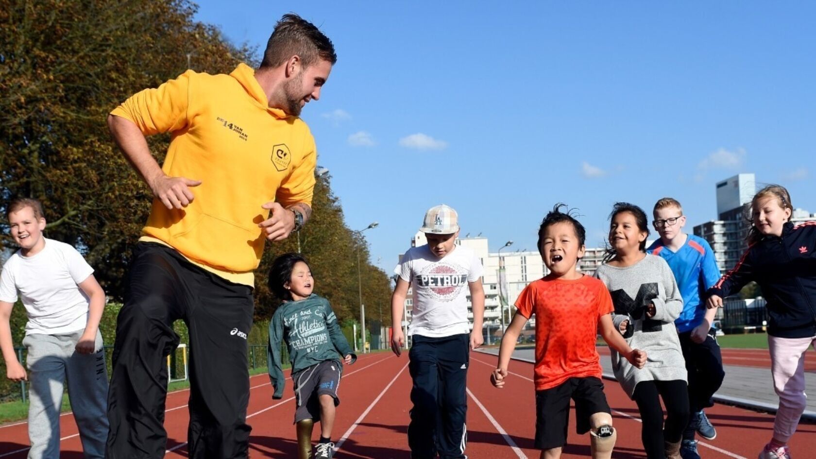 Beweeg mee met de ambassadeurs van de Cruyff Foundation