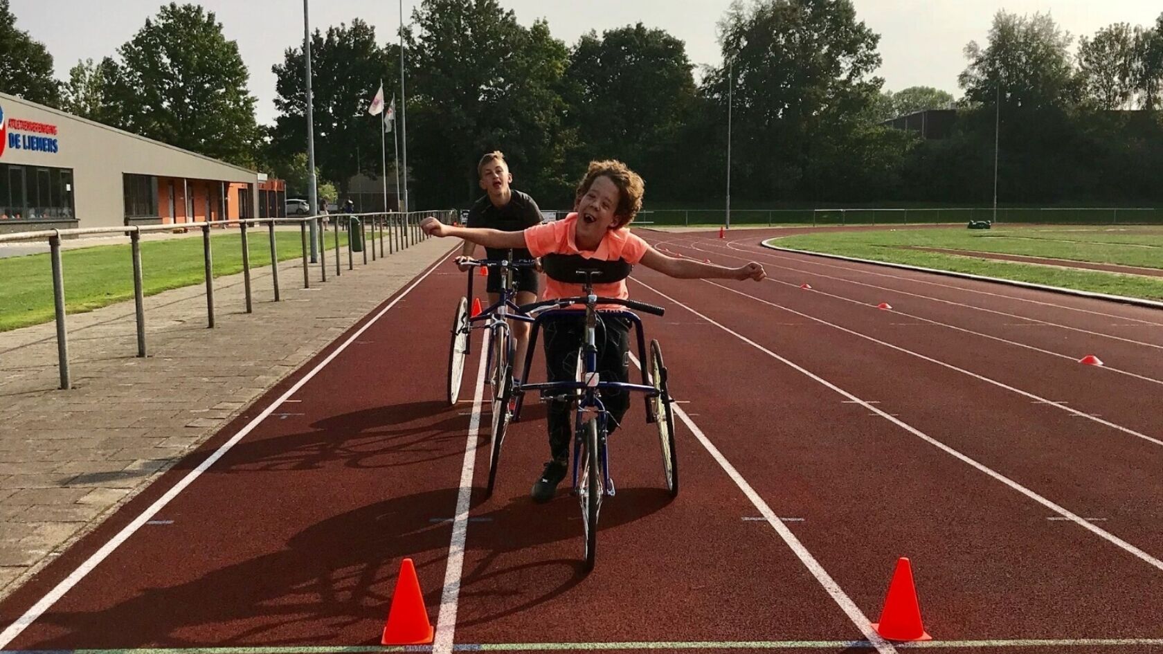 Mensen met handicap ‘racerunnen’ bij AV De Liemers