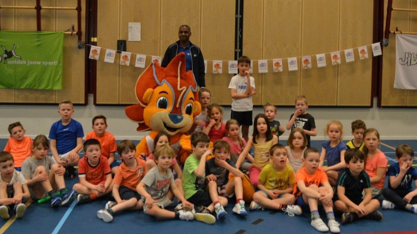 Tienkamper Eugene Martineau inspireert kids voor Athletics Movements