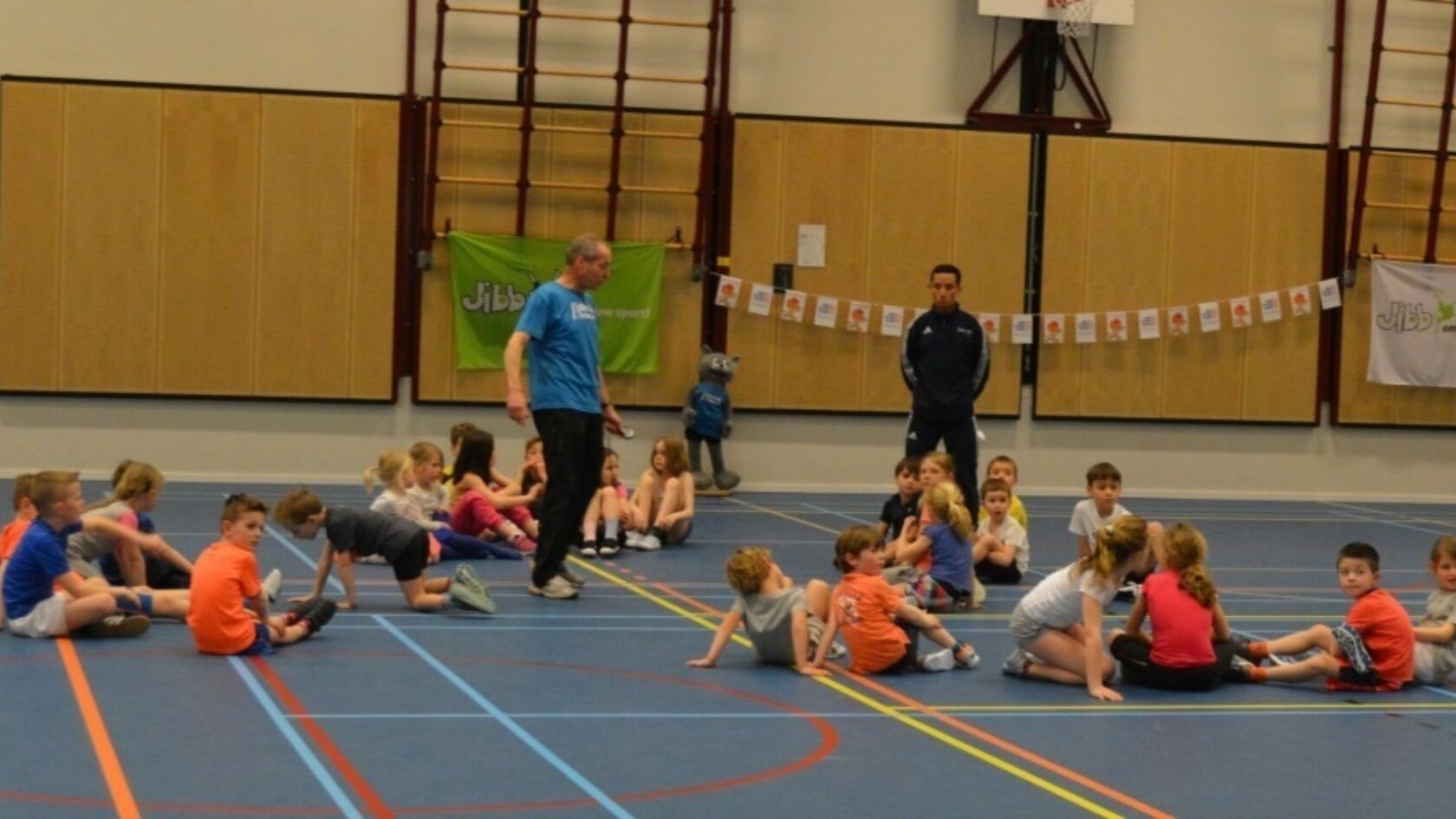 Maak werk van het begeleiden en opleiden van trainers bij clubs
