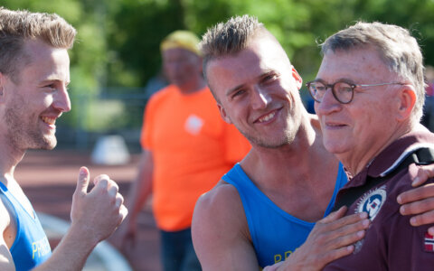 Frans Kortbeek overleden