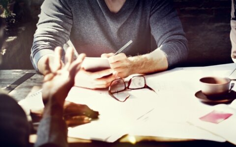 Voor in de agenda: Lopende Zaken overleggen