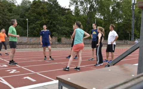 Haag Atletiek bedankt zorgmedewerkers met gratis hardloopclinics