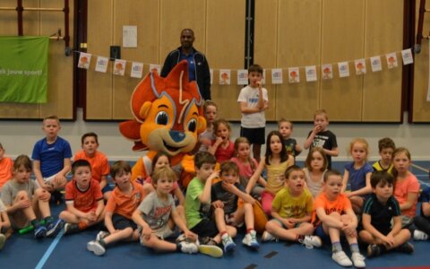 Tienkamper Eugene Martineau inspireert kids voor Athletics Movements