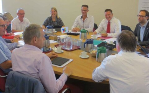 Voor in de agenda: Lopende Zaken overleggen