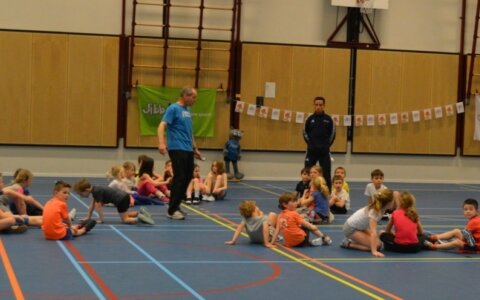 Maak werk van het begeleiden en opleiden van trainers bij clubs