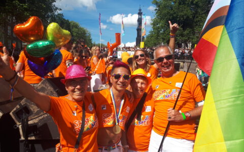 Gezamenlijke sport vaart mee met Canal Parade Amsterdam: Sport is van iedereen